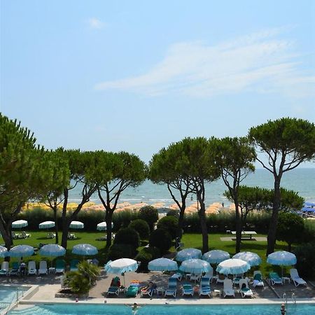 Hotel Bauer & Sporting Lido di Jesolo Exterior photo